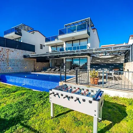 For 10 People With Sea View In Kalkan Center Willa